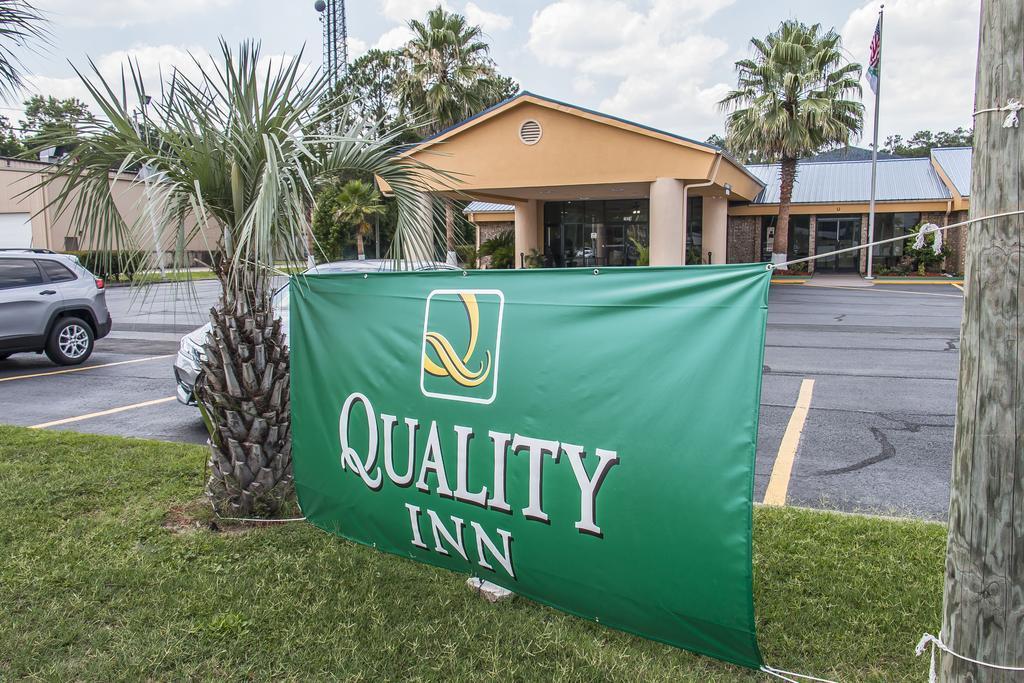 Quality Inn Hinesville - Fort Stewart Area, Kitchenette Rooms - Pool - Guest Laundry Εξωτερικό φωτογραφία